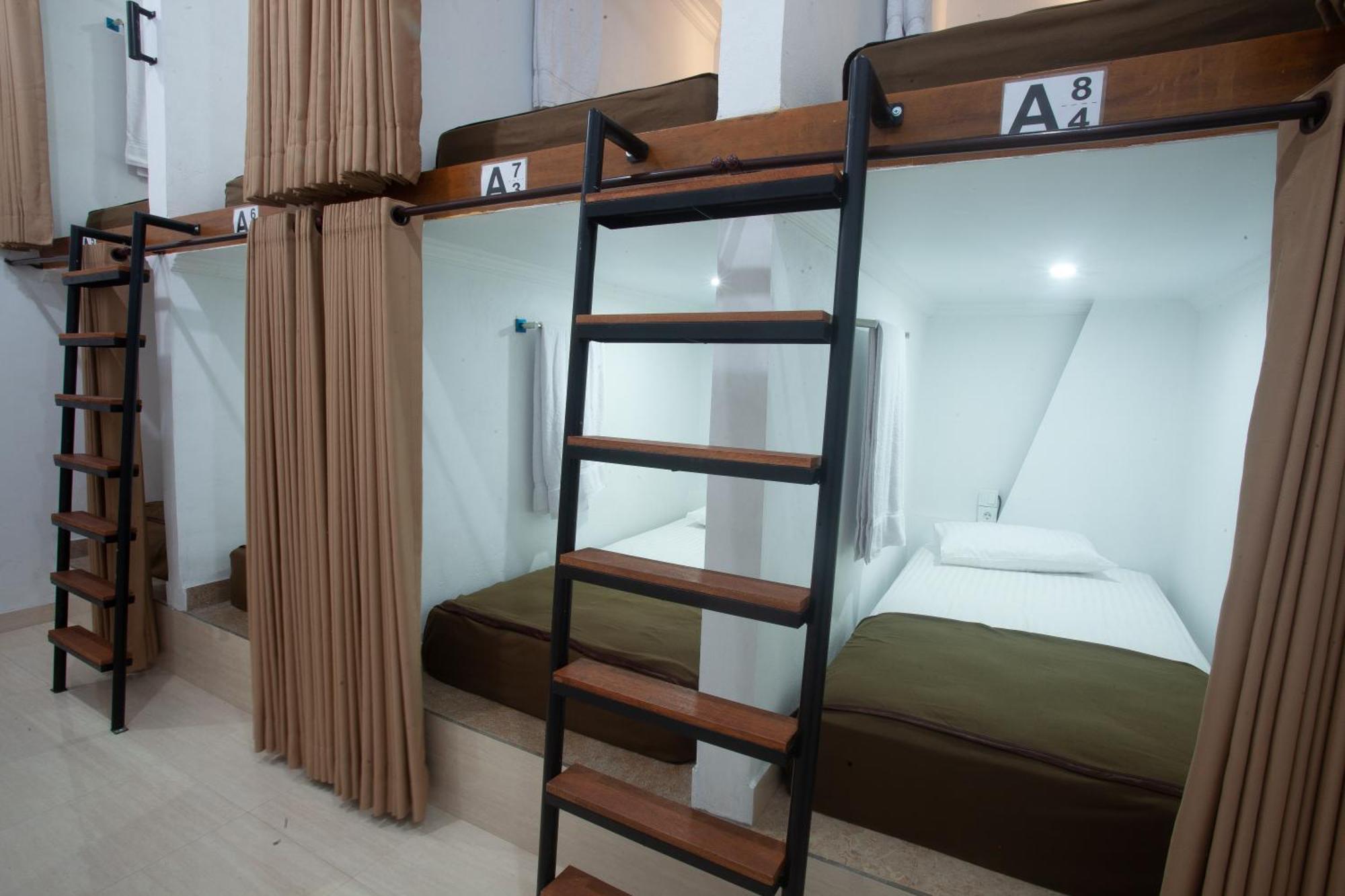 Lucky Hostel Batununggul 外观 照片