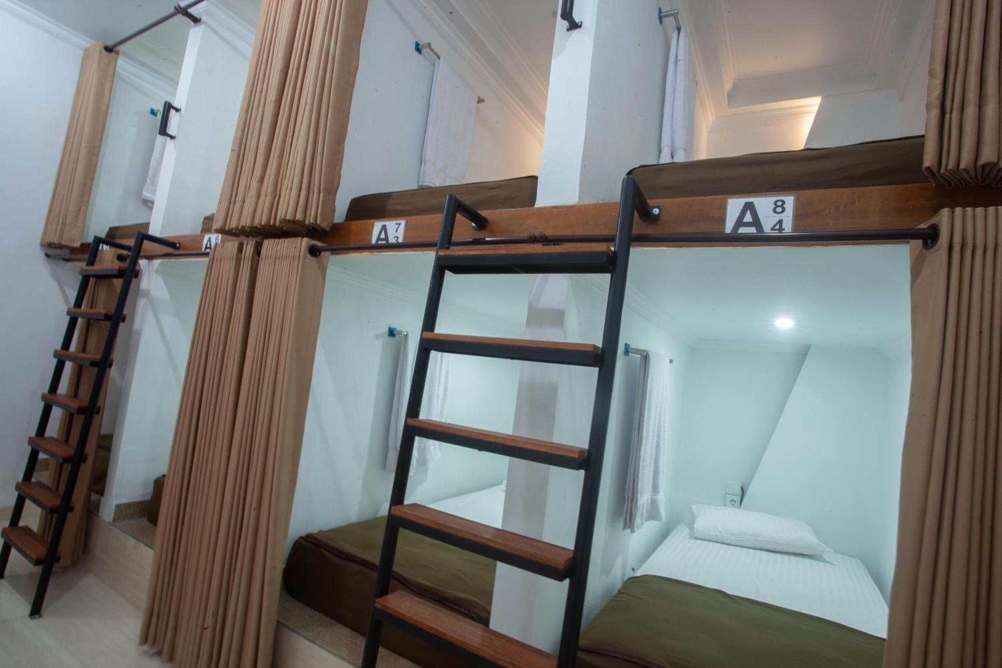 Lucky Hostel Batununggul 外观 照片