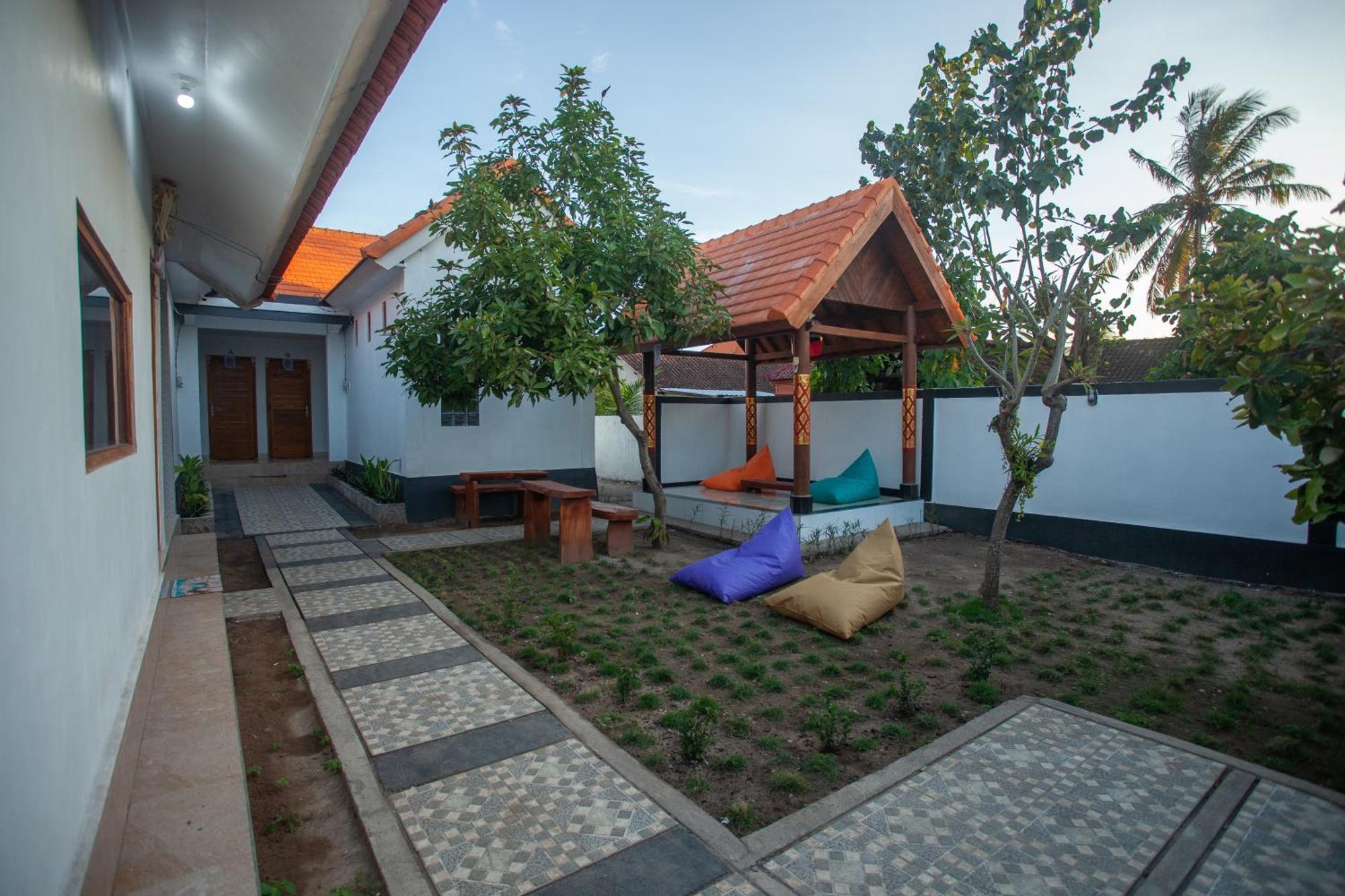 Lucky Hostel Batununggul 外观 照片