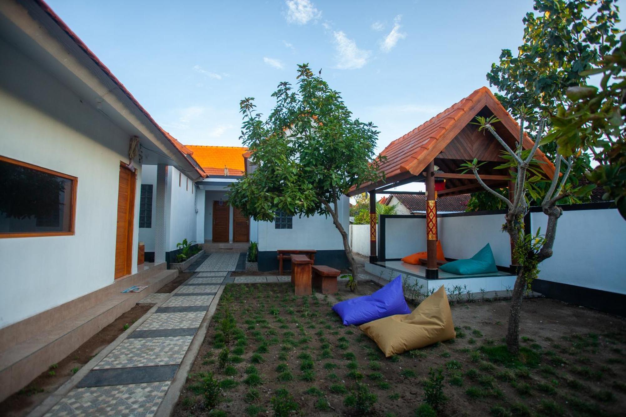 Lucky Hostel Batununggul 外观 照片