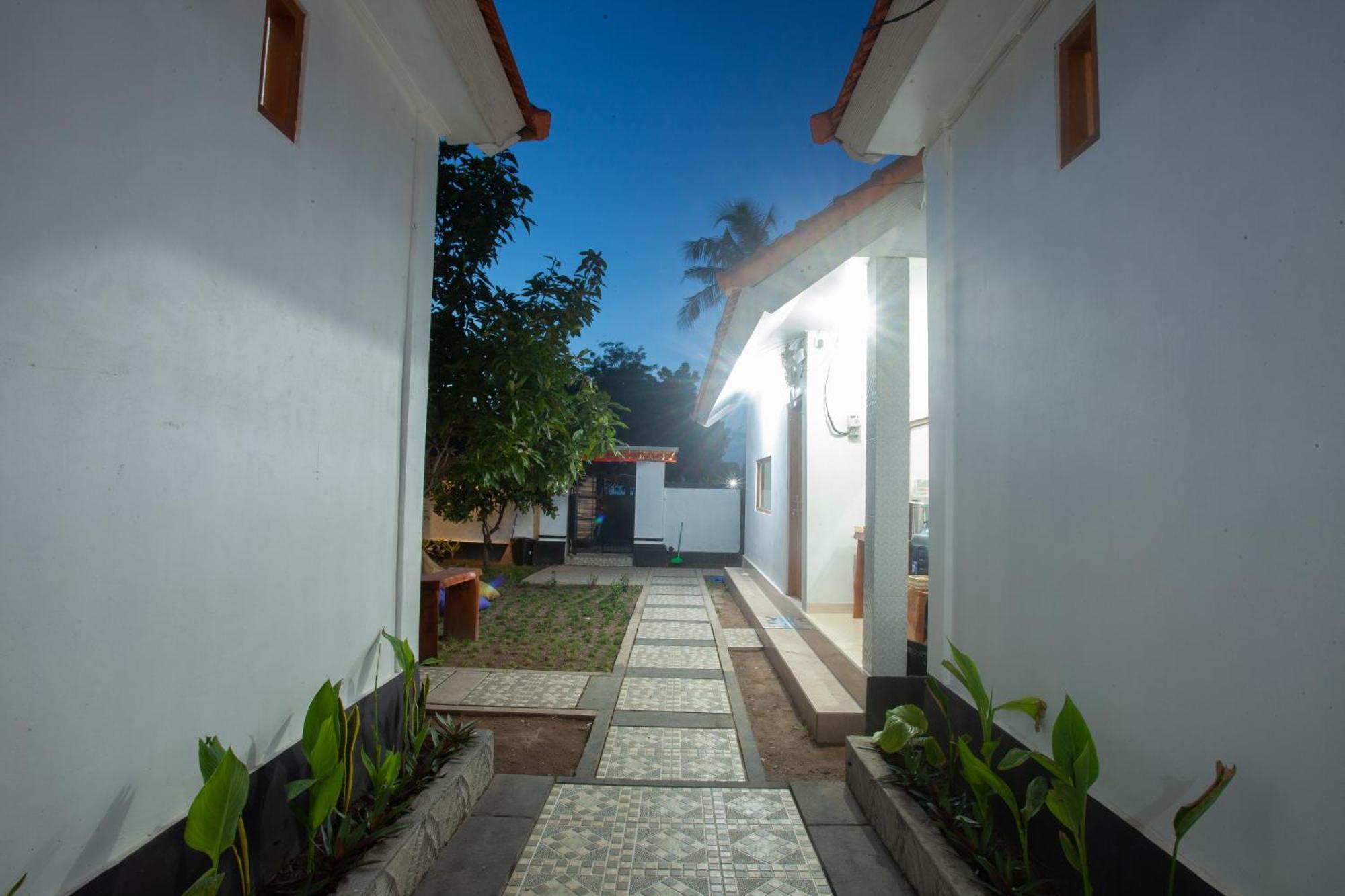 Lucky Hostel Batununggul 外观 照片