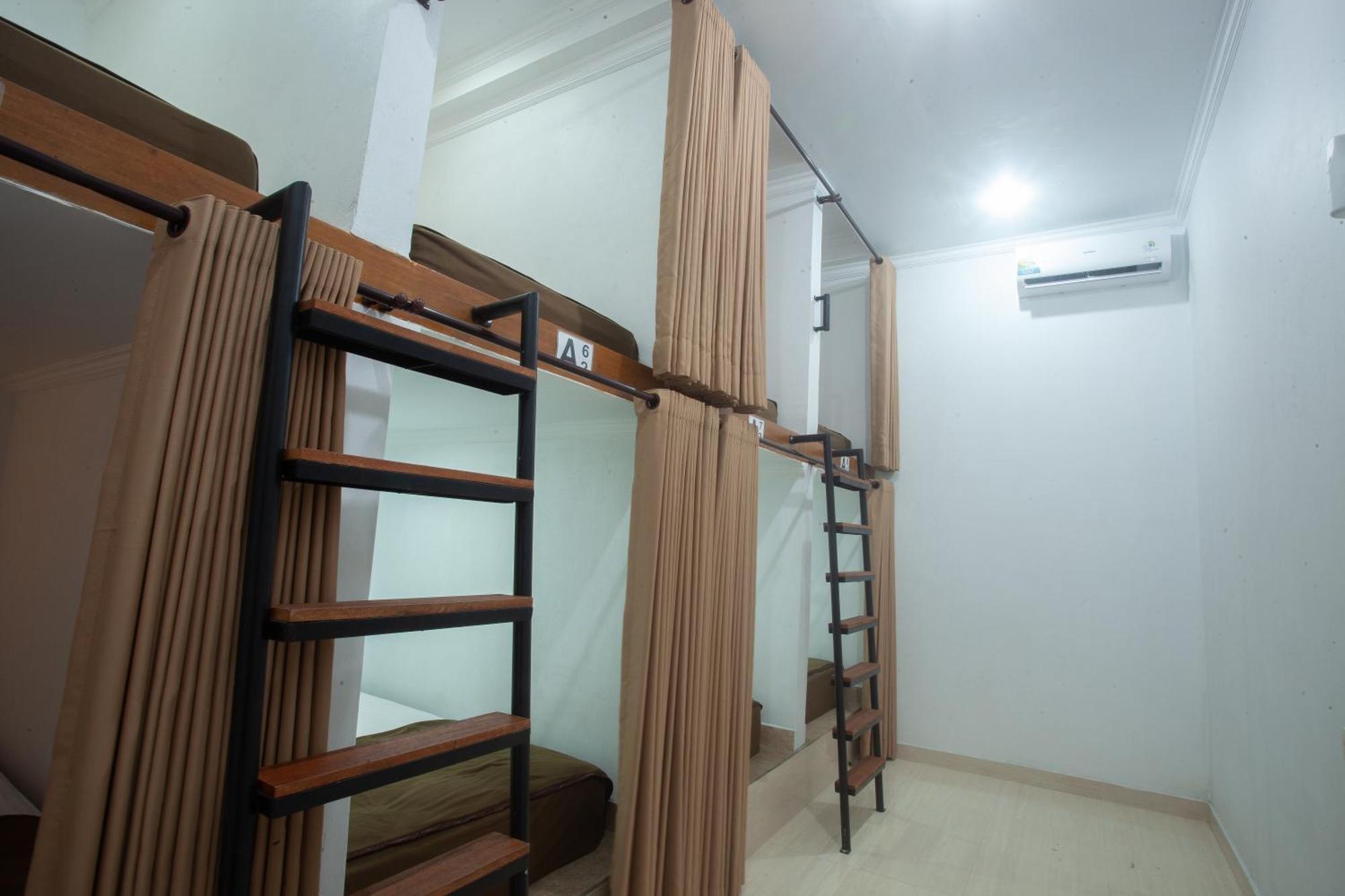 Lucky Hostel Batununggul 外观 照片