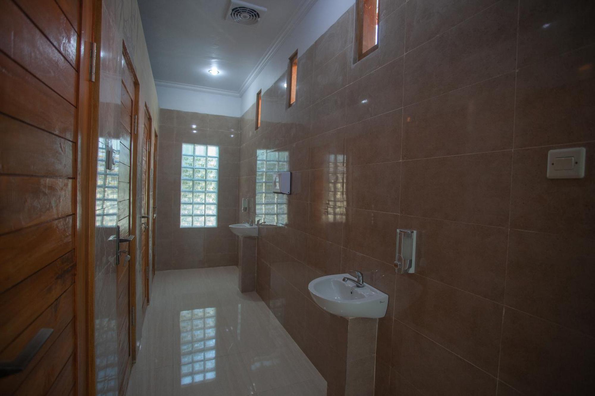 Lucky Hostel Batununggul 外观 照片