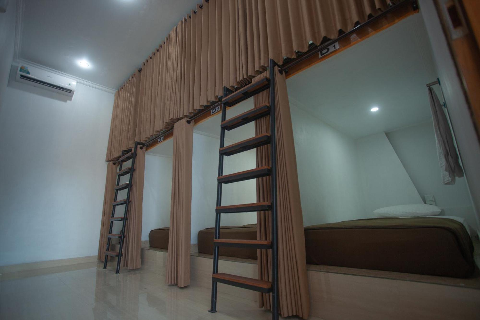 Lucky Hostel Batununggul 外观 照片