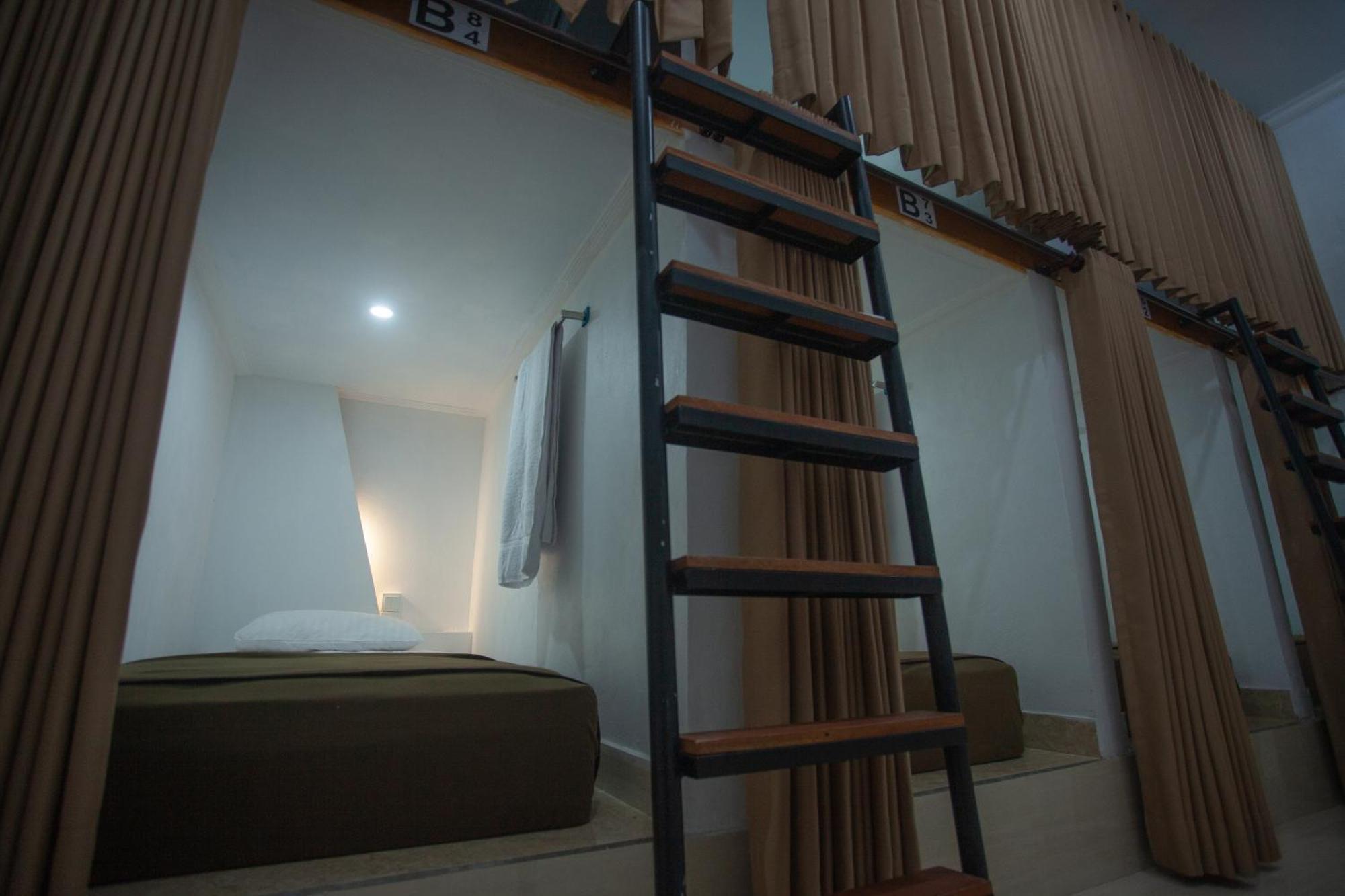 Lucky Hostel Batununggul 外观 照片