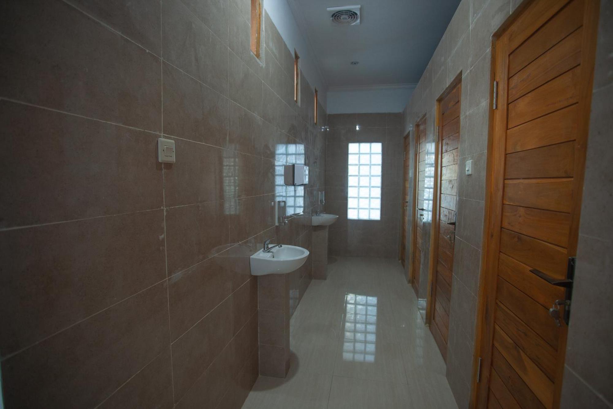 Lucky Hostel Batununggul 外观 照片