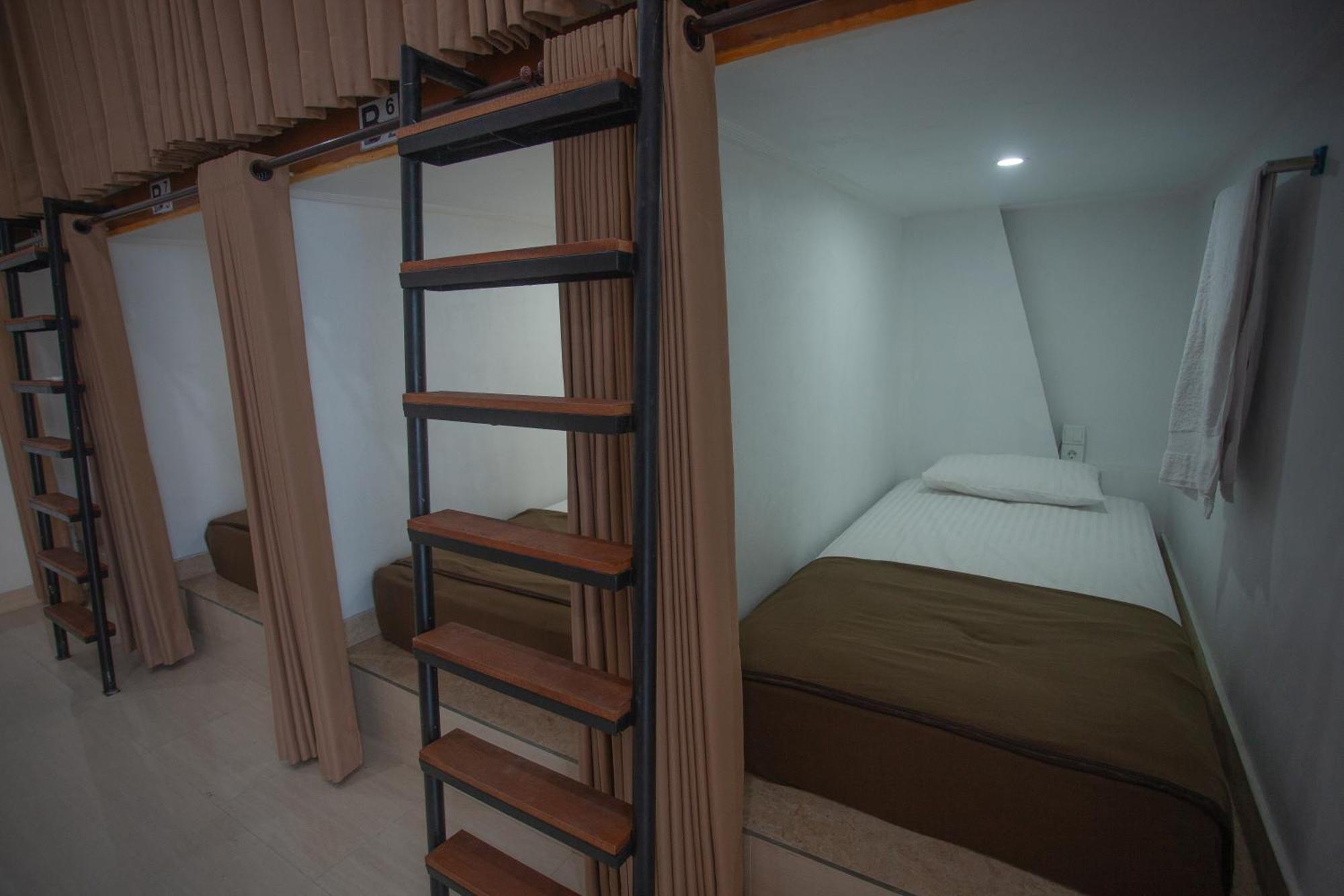 Lucky Hostel Batununggul 外观 照片