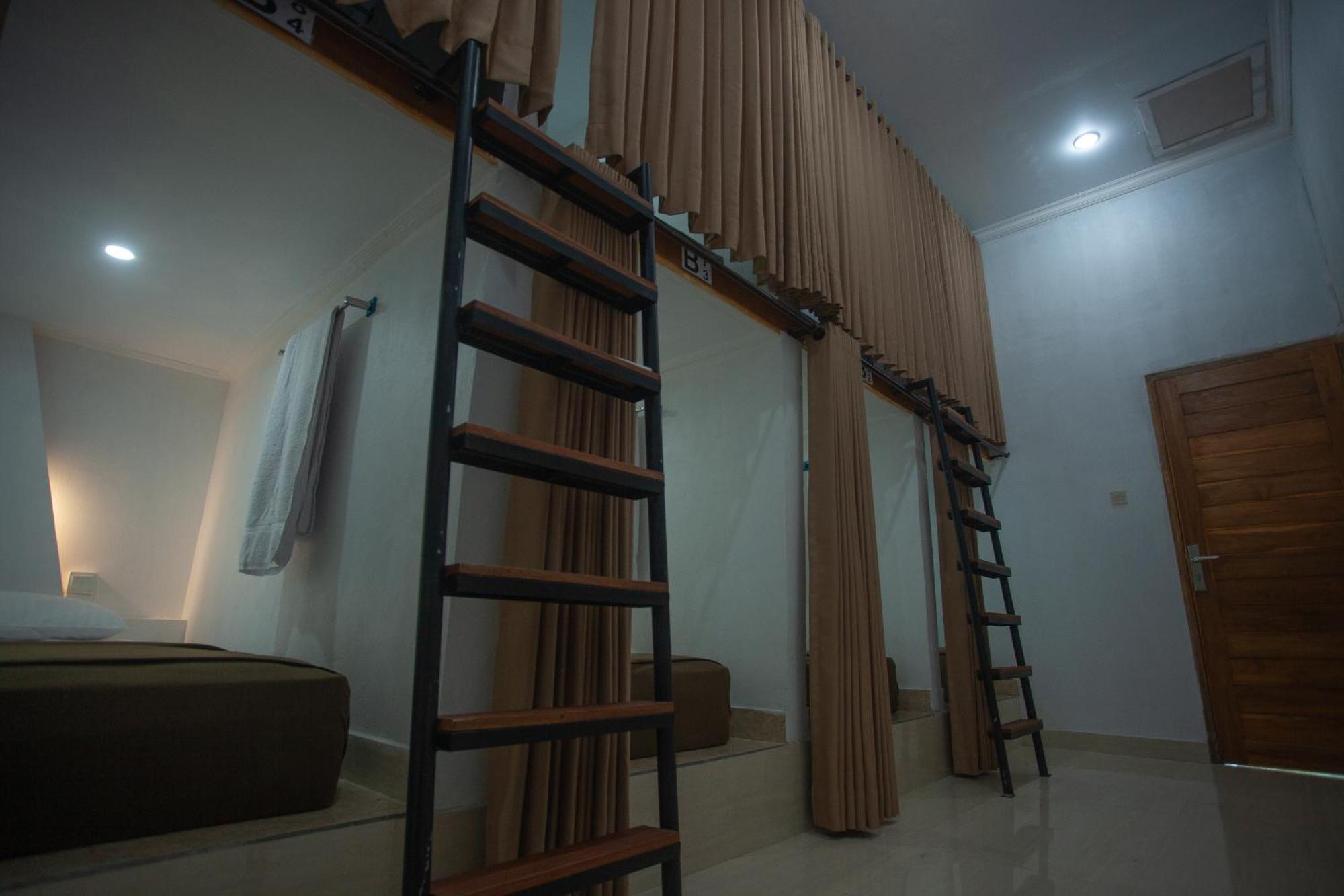 Lucky Hostel Batununggul 外观 照片