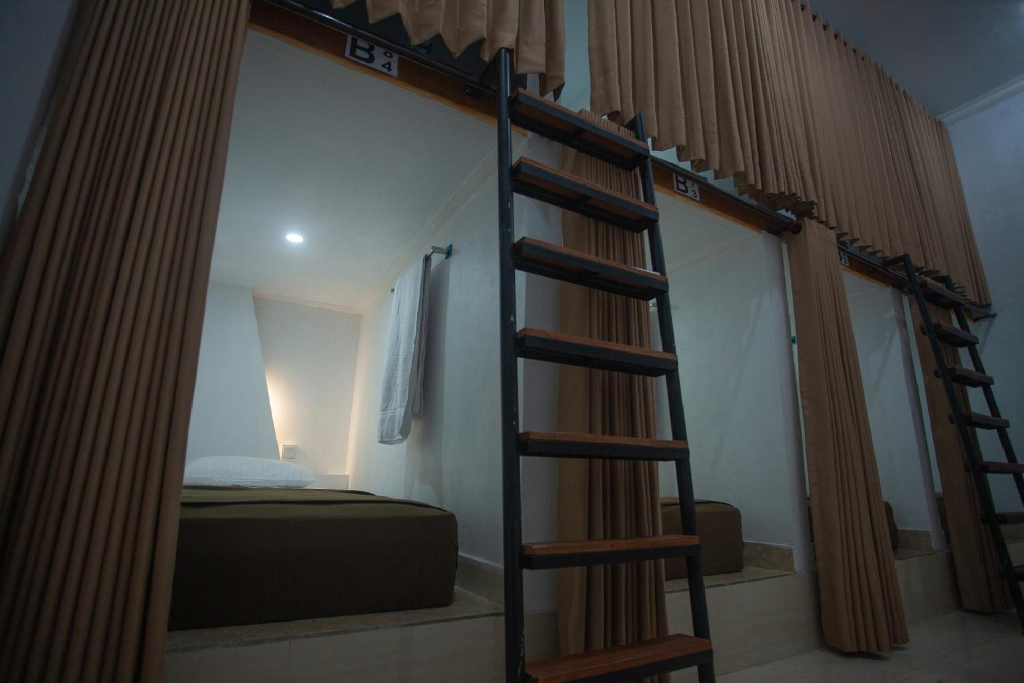 Lucky Hostel Batununggul 外观 照片