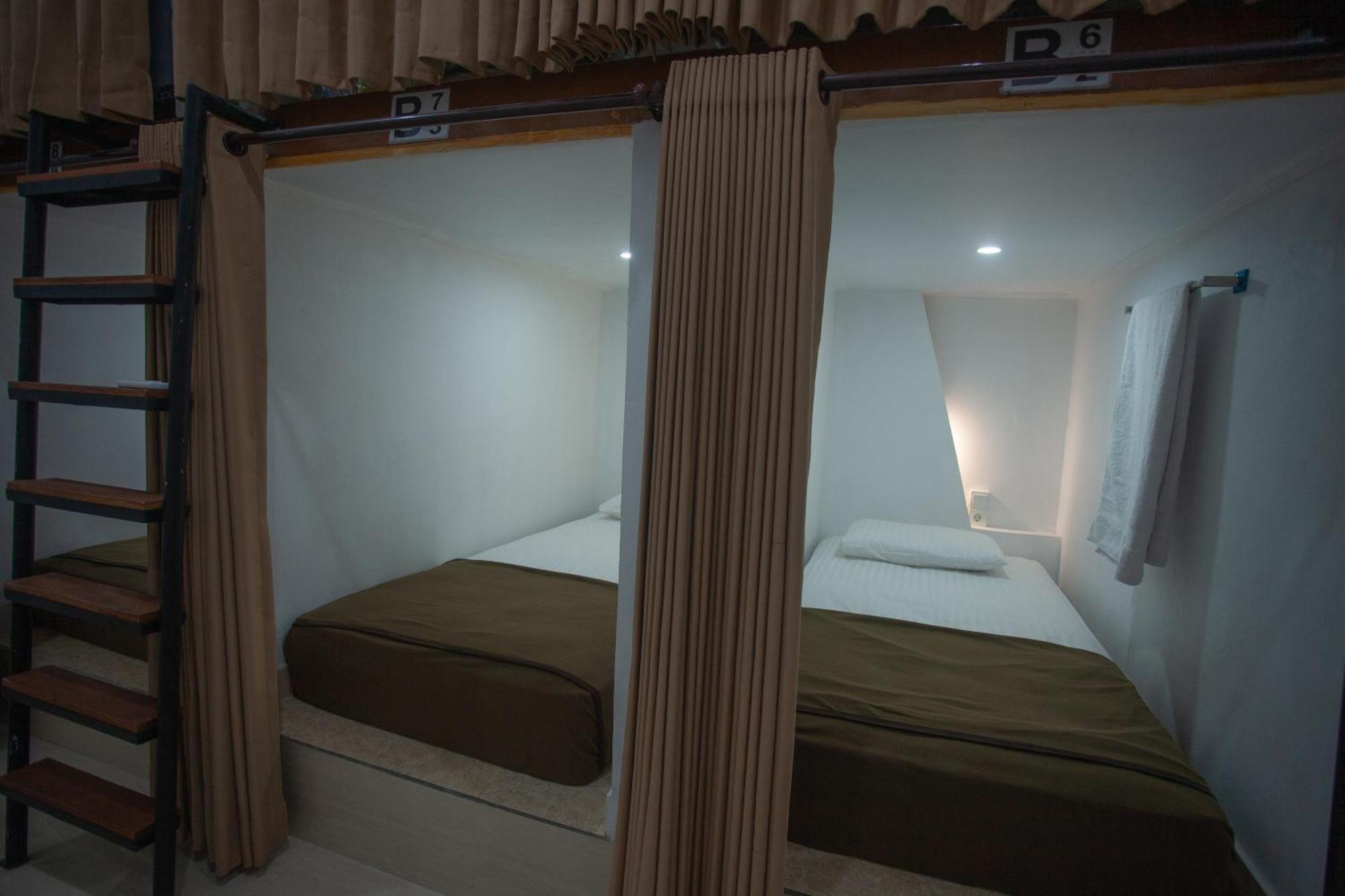 Lucky Hostel Batununggul 外观 照片